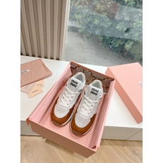 Miu Miu Casual Shoes